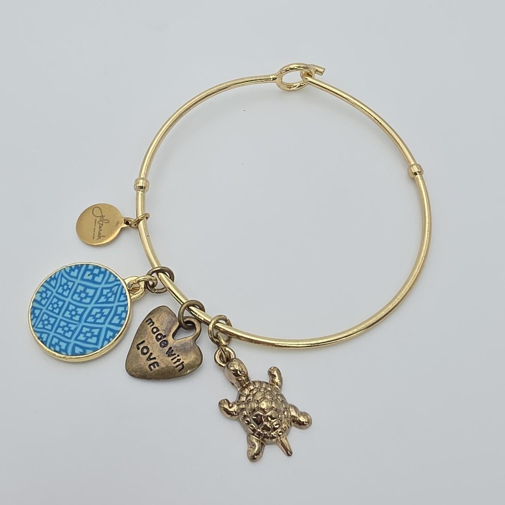 JILZARAH Made with Love Charm Bracelet Sea Turtle Geometric Disc Gold Tone 7.25"
